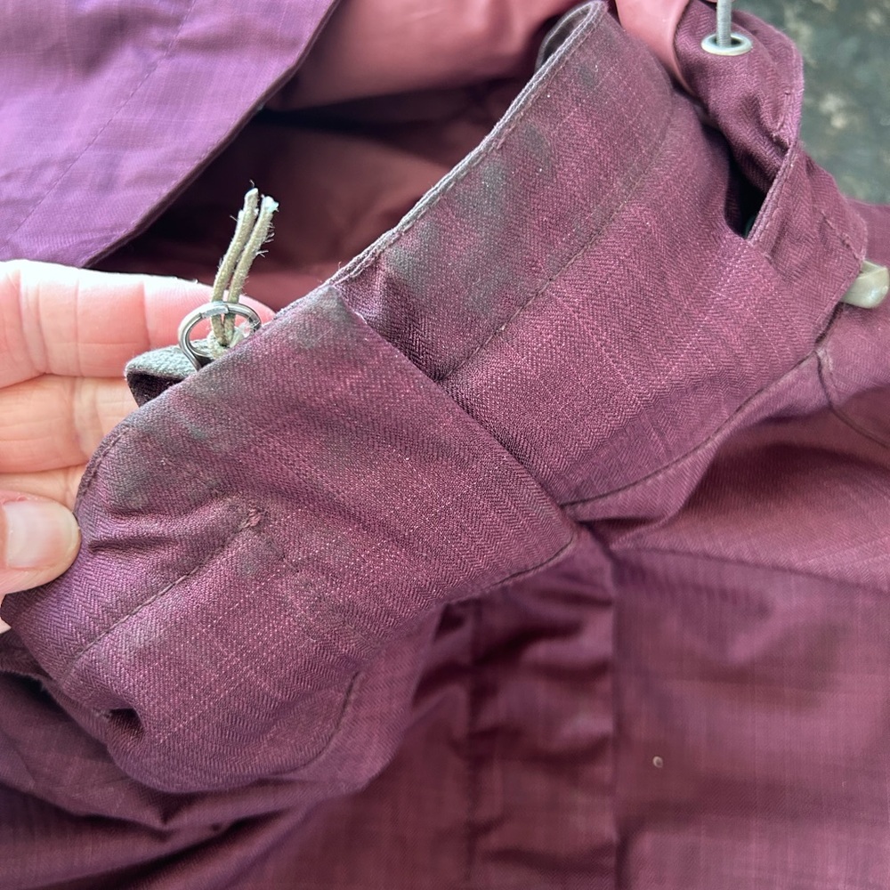 Cloudveil Primaloft ski/winter coat. Pockets. Zip off hood. Venting. Purple. EUC - Picture 15 of 16